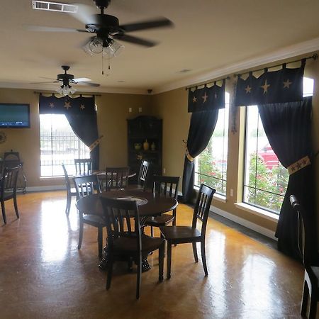 Black Gold Inn Yoakum Zewnętrze zdjęcie