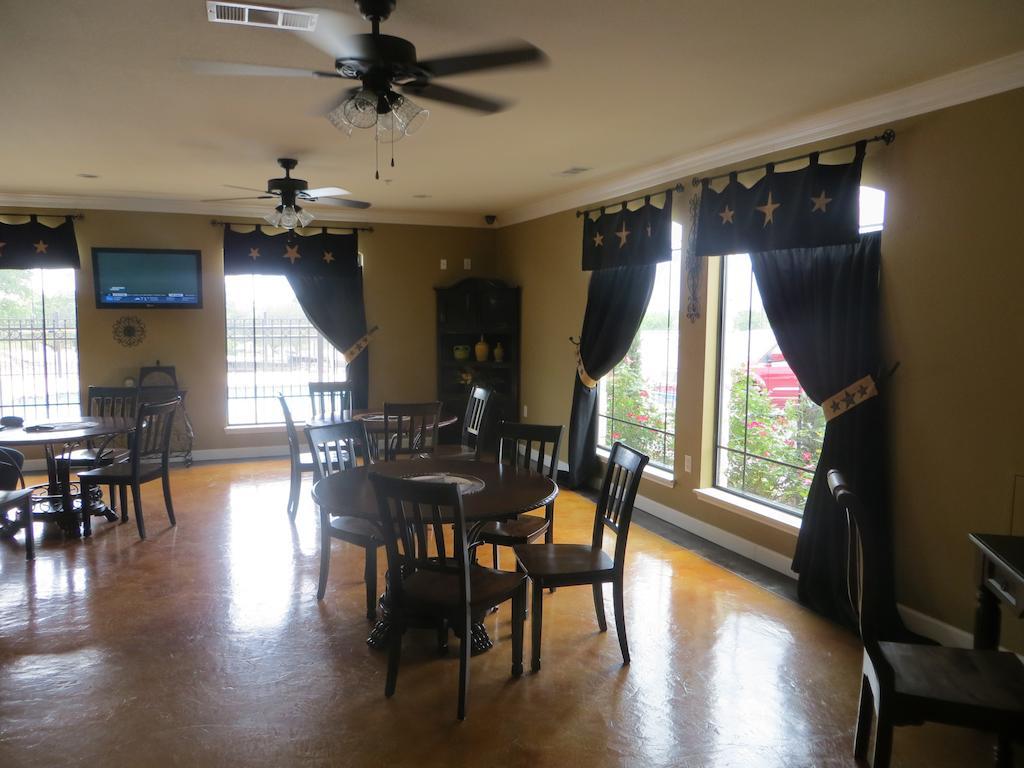 Black Gold Inn Yoakum Zewnętrze zdjęcie