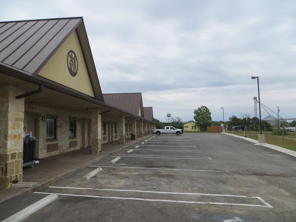 Black Gold Inn Yoakum Zewnętrze zdjęcie