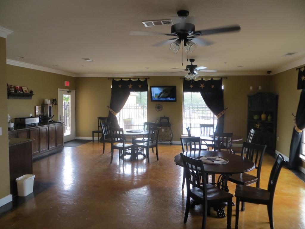 Black Gold Inn Yoakum Zewnętrze zdjęcie