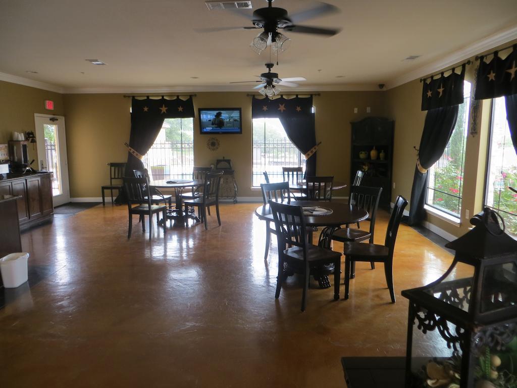 Black Gold Inn Yoakum Zewnętrze zdjęcie
